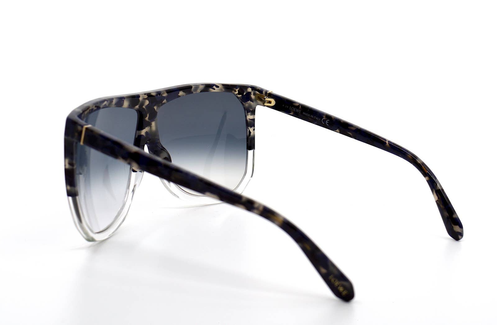 Loewe LW40001F 20B Filipa Square Sunglasses – Transparent Grey\\Gradient Smoke LOEWE LW40001F 56B FILIPA TRANSPARENT GREY SMOKE GRADIENT  main image 4