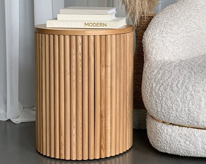 Fluted Natural Wood Side Table Round End Table/nightstand, Accent Table