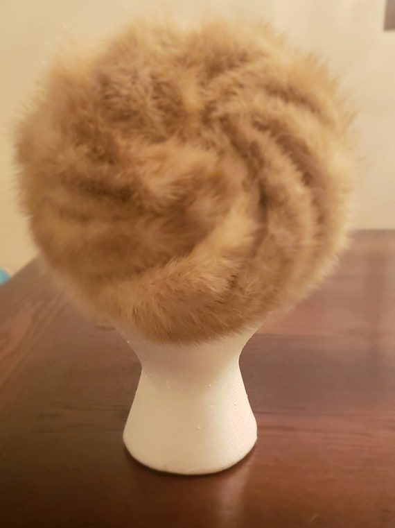 Vintage 1960s Authentic Rabbit Fur Mini Hat/Fascin