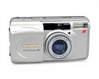 Olympus Infinity Zoom 80 Fotocamera a pellicola 35 mm AF Quarzo Data Punta e scatta Vintage