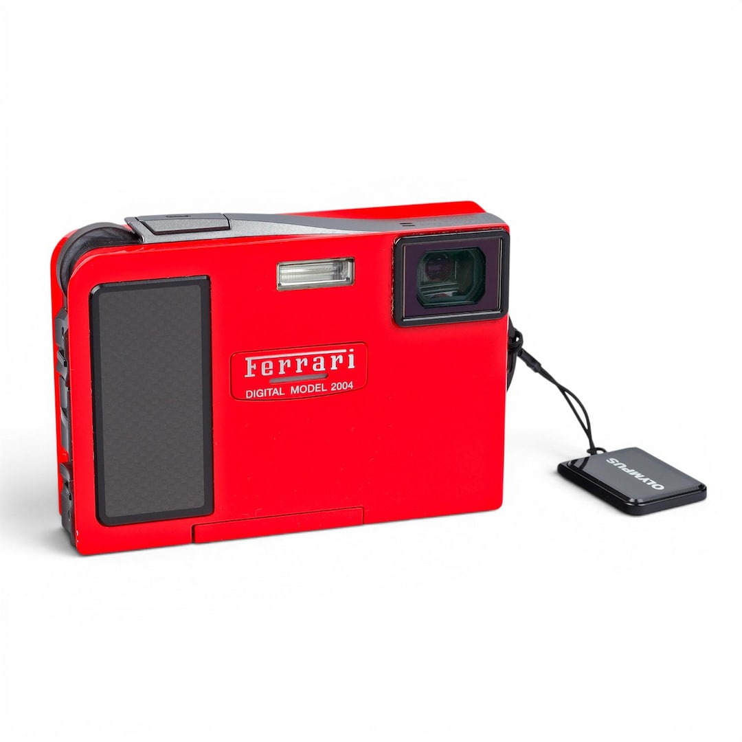 デジタルカメラ Olympus Ferrari Digital Model 2004 Olympus Ferrari Digital Camera 2004 Red | Limited Edition