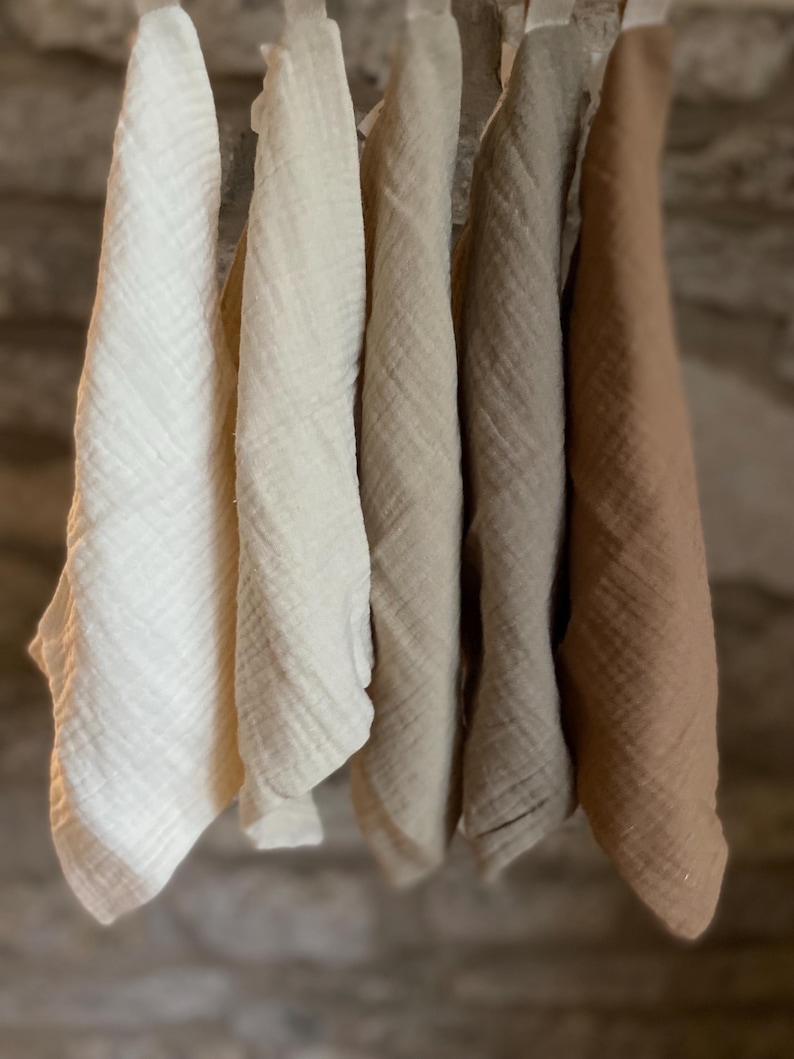 Small handy size muslin set. Organic GOTS cotton. Baby washcloths. Newborn essentials Créme Caramel