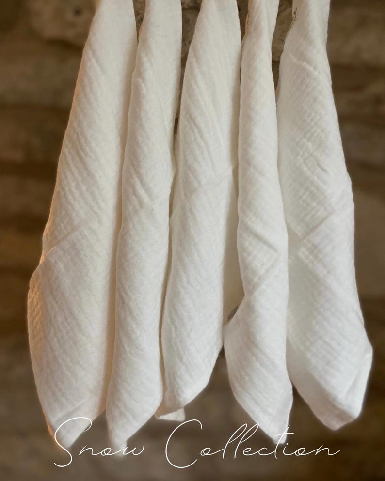 Small handy size muslin set. Organic GOTS cotton. Baby washcloths. Newborn essentials Snow