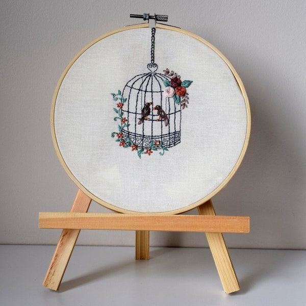 Tambour brodé à la main 18cm, cage aux oiseaux fleurie.