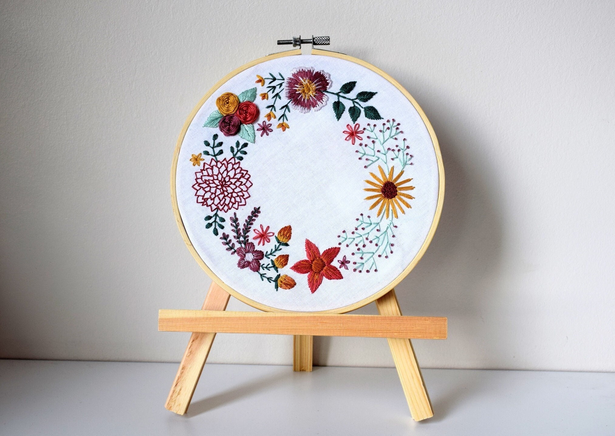 Couronne de Fleurs d'automne - Tambour Brodé à La Main