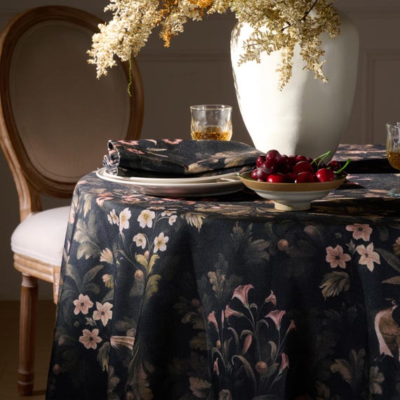 Fall Dark Fern & Finch Round Water-Resistant Tablecloth, Vintage Botanical Linen-Textured Table Cover, Romantic Dining Table Decor