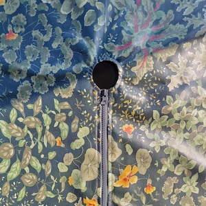 Aangepast formaat tafelkleed voor buiten met opening voor paraplu of ritssluiting – waterdicht, vlekbestendig, botanisch en boho zomerdecor voor terras