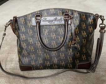 dooney and bourke 1975 signature handbolsas price