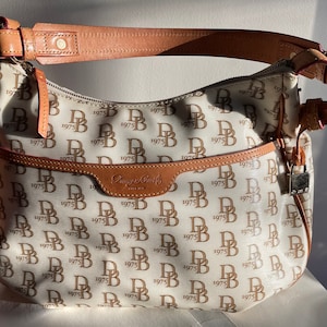 signature dooney and bourke purse