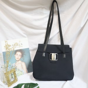 Salvatore Ferragamo Vara shoulder bag, Ferragamo bag, Ferragamo ,Vintage Ferragamo , Ferragamo bag, vintage Salvatore Ferragamo
