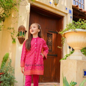 Child mehndi dress hotsell