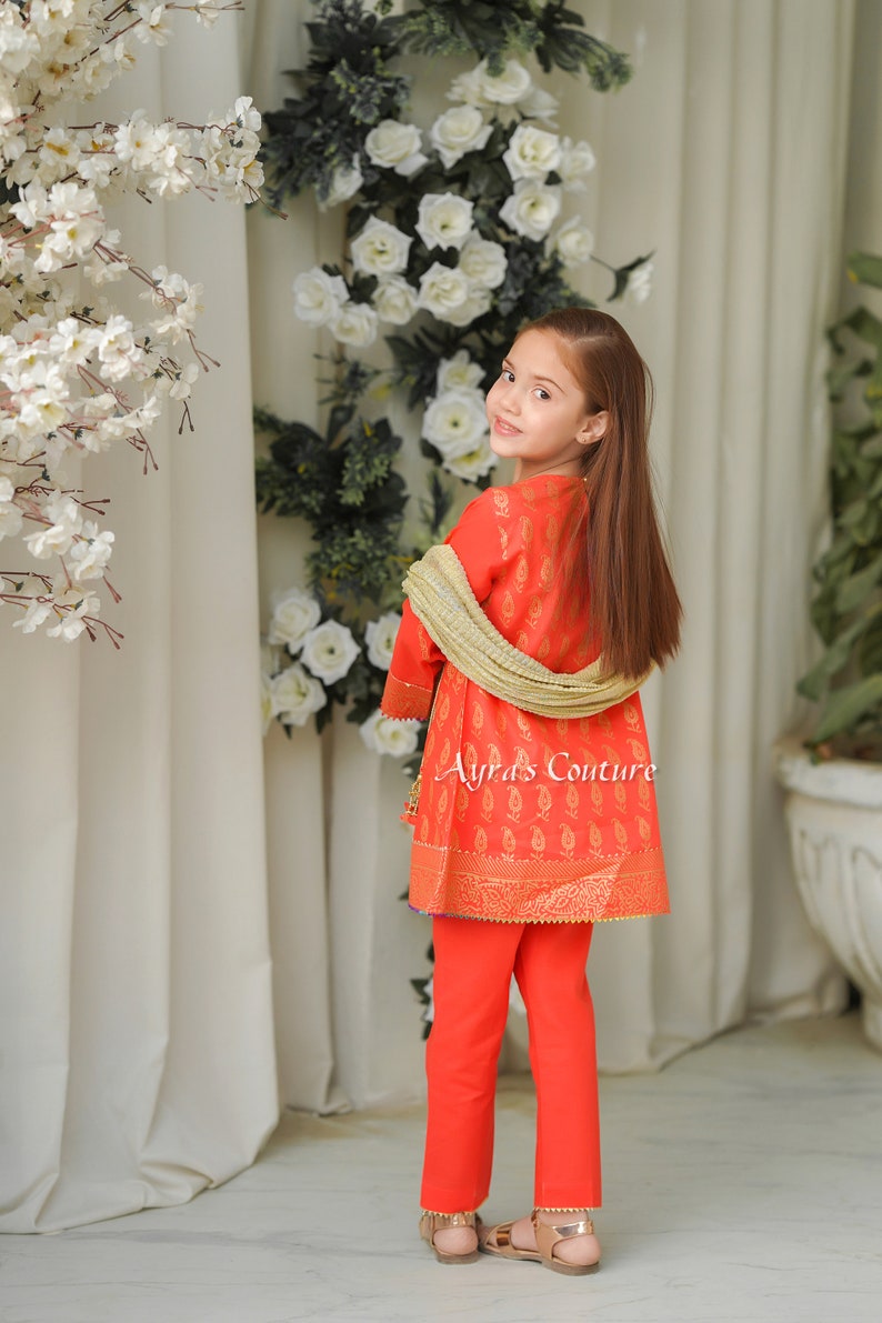 704808_7