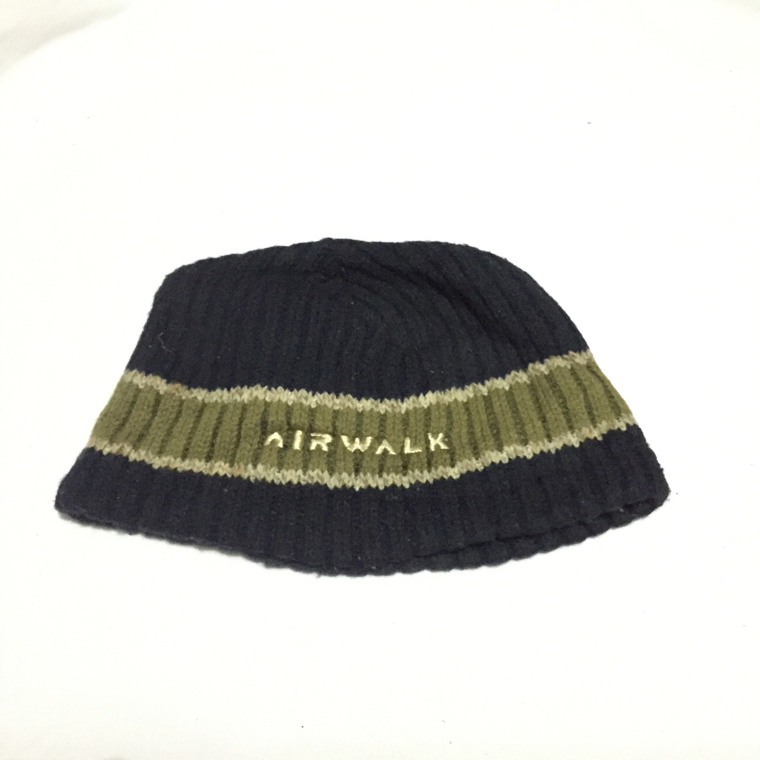 airwalk beanie