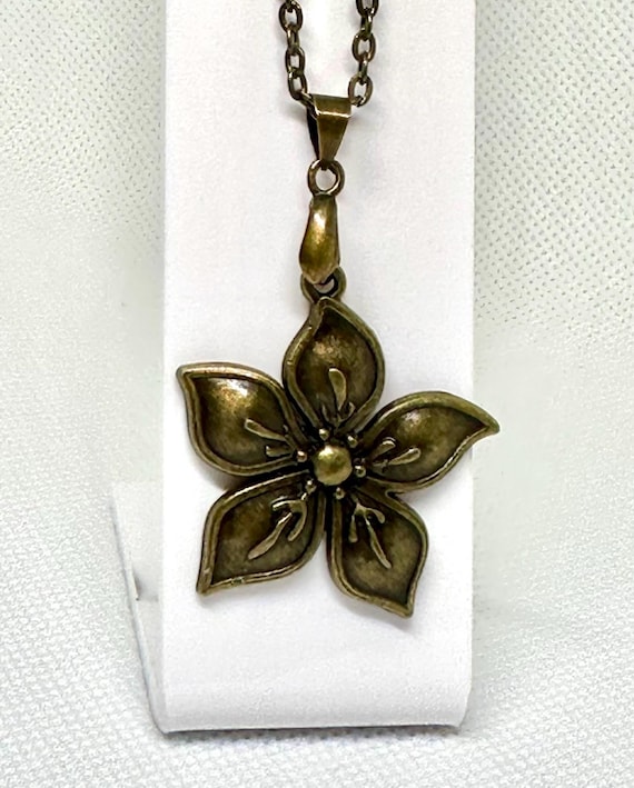 Final Fantasy vii inspired Aerith necklace gift  video games