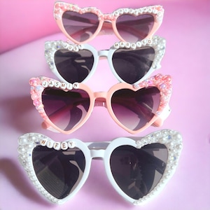 Perle Kundenspezifische herzförmige Braut-Sonnenbrille - Kundenspezifische Brautsonnenbrille für Junggesellenabschied, Braut, zum Sonnenbrillen zu sein, Brautdusche