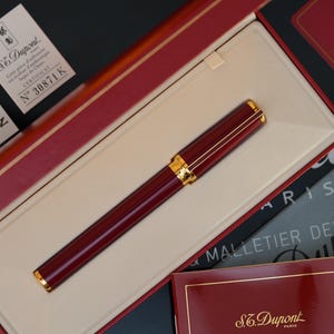Vintage ST Dupont Fountain Pen: 24k Gold Finish, 18k Gold Nib