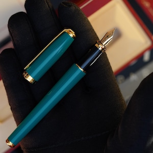 Vintage S.T. Dupont Fidelio Fountain Pen: Natural Lacquer, 14k Gold Nib