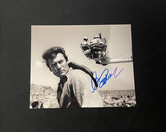 クリント イーストウッド - 本物の直筆サイン入り 8x10 本物のサイン