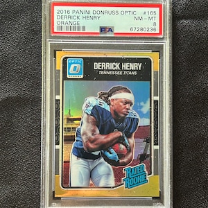 2016 Panini Donruss Optic Orange - Derrick Henry - Rookie Karte # 165 - #’d 155/199 - PSA 8 - Mint/NM - Baltimore Ravens RB - Sweet Rare Gem!