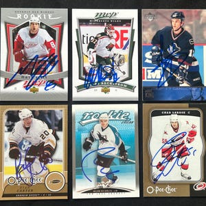 Lotto di 6 carte da hockey - Autentiche firmate Matt Ellis Niklus Backstrom Jason King Milan Michalek Chad LaRose e Ryan Carter Carte da hockey autografate