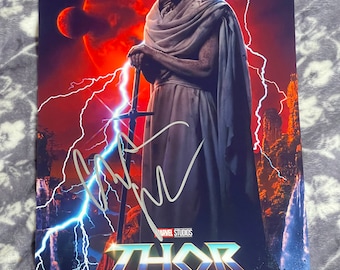 クリスチャン・ベールのサイン入り8x10 ソー・ラブ＆サンダー・ゴア