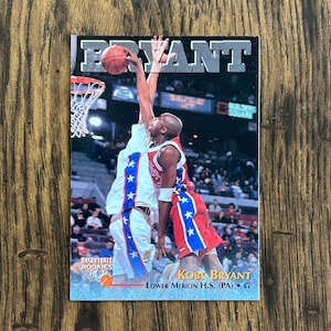 1996 Scoreboard Basketball Rookies - Kobe Bryant - Rookie Card No 15 - Neuwertig - NBA Hall of Famer / Los Angeles Lakers Legende
