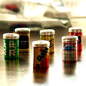 Miniaturowe, ręcznie robione puszki na napoje gazowane i piwo - Są dostępne w 5-pakach. Mix n’ Match, zrobię to! Po prostu napisz do zamówienia! - 1:12 - Ręcznie robione przez Chrissy