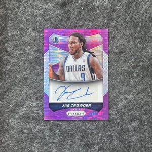 2014-15 Panini Prizm Purple Basketball - Jae Menger - Autogrammierte Prizm Rookie Karte - Nr 24 - #’d 34/49 - Mint - Signiert RC Gem!!