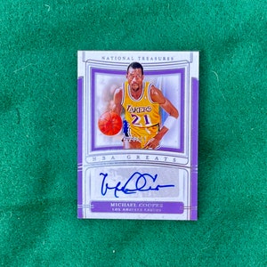 2019-20 Panini National Treasures NBA Greats Basketball - Michael Cooper - Autogrammkarte - Kein NBG-MCP - #’d /99 - Mint - Los Angeles Lakers