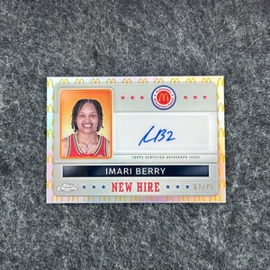 2024 Topps Chrome McDonalds All American Basketball - Imari Berry - Nouvelle carte autographe de badge de location NHB-IM - Sn # 'd 62/75 - Mint Sp Gem !!