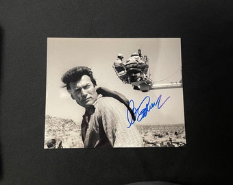 クリント イーストウッド - 本物の直筆サイン入り 8x10 本物のサイン