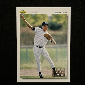 Derek Jeter - 1992 Upperdeck Baseball Draft Pick - Rookie Card # 5 - Mint / Pristine - 9.5-10 Grade for Sure - Rare Vintsge Gem! NY Yankees