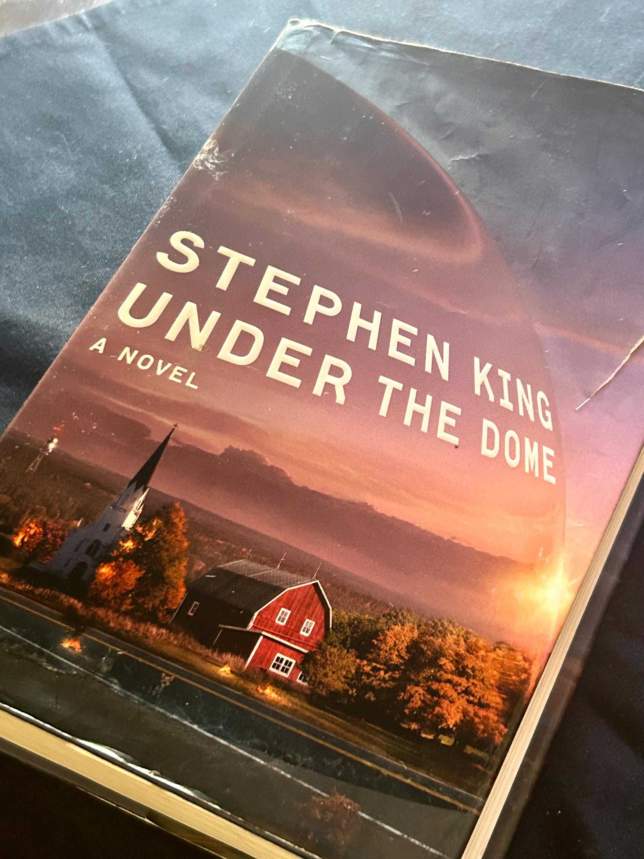 Amazon | Under the Dome | King, Stephen | Ghosts