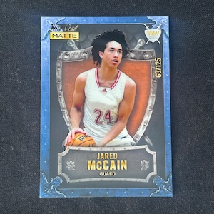 2022 Wild Card Matte Basketball - Jared McCain - Tarjeta de novato Weekend Warrior con borde azul n.º 50 - SN n.º 63/125 - Filadelfia - 76ers - ¡Una joya en perfecto estado!