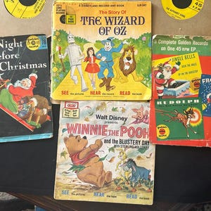 45’ Records Lot of 7 - 1970’s Lot Including The Wizard of Oz (w/ Booklet), Winnie The Pooh, The Night Before Christmas, and Plus More!