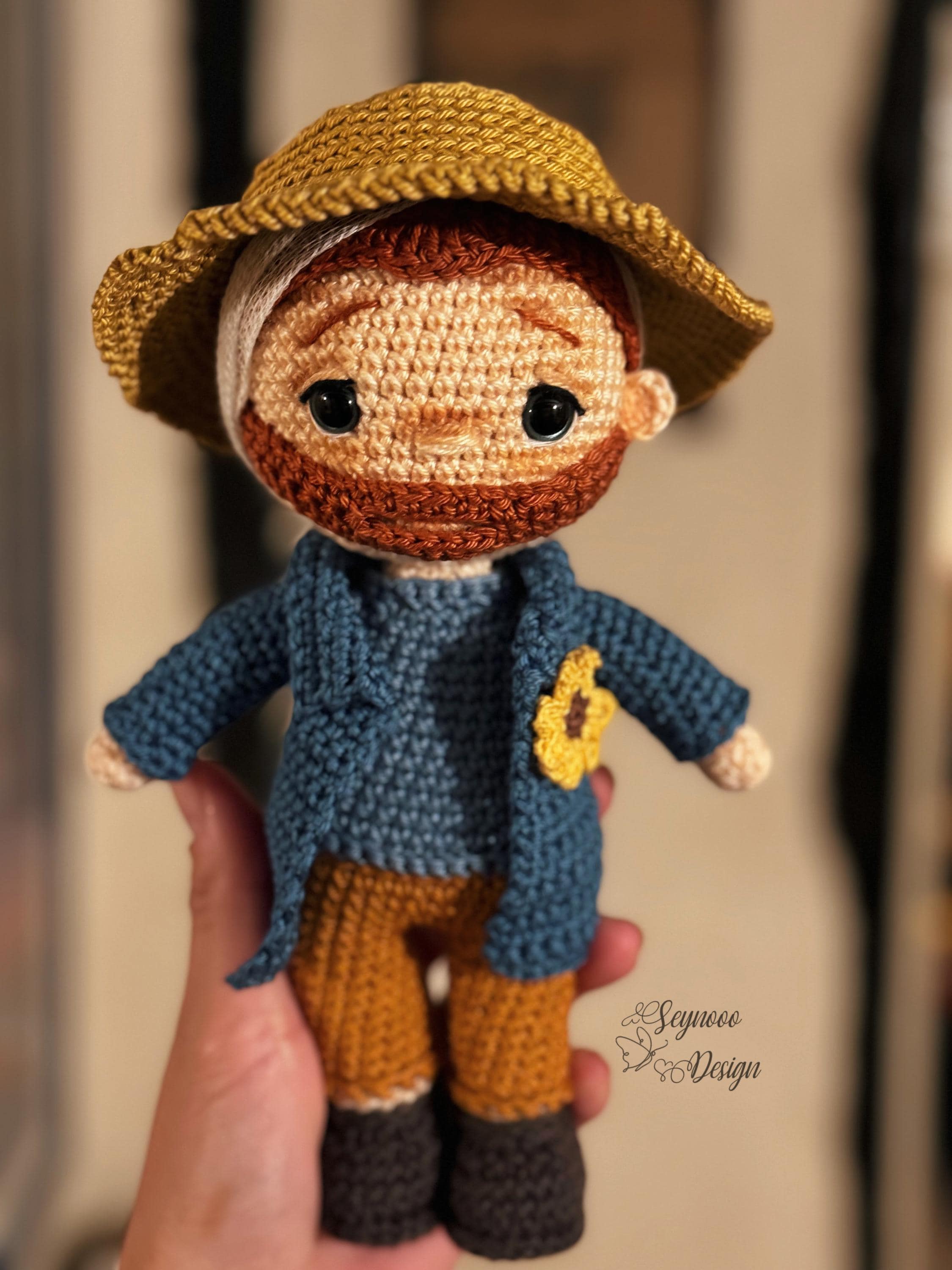 かぎ針編みのゴッホ人形のパターン: あみぐるみアーティスト