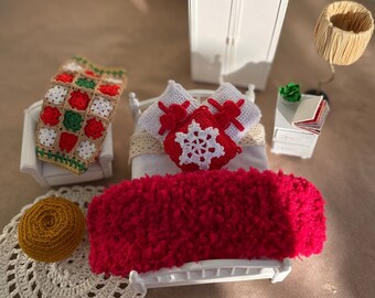 Crochet Dollhouse Christmas Bedding Set, Miniature Christmas Bedding Set, 7 Pieces Dollhouse Bedding Set