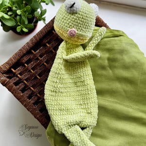 Crochet Frog Lovey PDF Pattern, Amigurumi Froggy Snuggle Toy PDF Pattern, Ceochet Frog Lovey Pattern, Froggy Snuggle Pattern, Cute Frog Toy