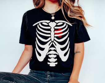 Skeleton Shirt, Skeleton Shirt Women, Rib Cage Shirt, Heart, Shirts for Women, Shirts for Men, Human Skeleton, Bones Shirt, Gift for Teen