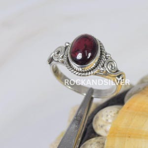 Red Garnet 925 Sterling Silver Oval Gemstone Ring ~ Designer Ring ~ Handmade Ring ~ Party Wear Ring ~ January Birthstone ~ Gift For Her