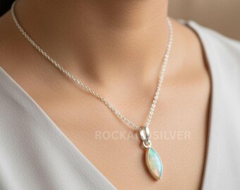 Pendentif Avec Opale D'Éthiopienne Et Chaîne En Argenté - Bijou Neuf Sans Emballage