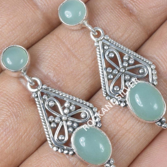 Orecchini A Bottone In Argento Sterling 925 Con Calcedonio Acqua Naturale 7x9mm - Lunghi 1,8 Cm, Eleganti E Moderni
