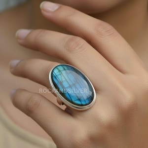 Natural Labradorite 925 Sterling Silver Ring - Handmade Oval Gemstone