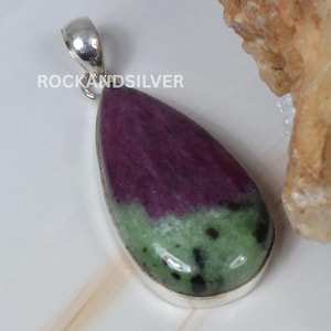 Handgefertigter Birnen Rubin Zoisit Anhänger: 925 Sterling Silber Edelstein Schmuck