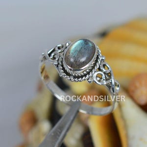 Natuurlijke labradoriet 925 sterlingzilveren designerring - ovale edelsteenring - kerstcadeau - zwarte maansteenring