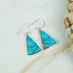 Natürliche Dornröschen Türkis 925 Sterling Silber Edelstein Haken Ohrring, Dreieck Form Ohrring, handgemachter Schmuck, Geschenk für Weihnachten