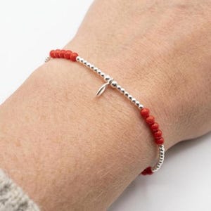 Schlichtes 925er Sterlingsilber-Multi-Rot-Edelsteinperlenarmband, stapelbares Armband für Frauen