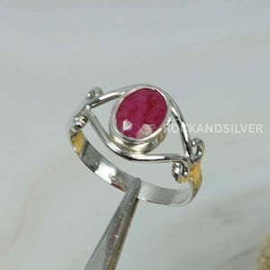 Handgefertigter Oval Rubin Ring: 925 Sterling Silber Januar Geburtsstein