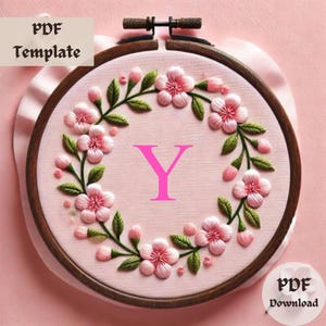 Padrão de bordado com monograma em Y de flor de cerejeira, design de bordado à mão com letras florais, alfabeto botânico em PDF, download de modelo de bastidor em Y faça você mesmo