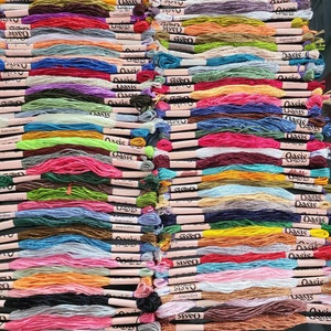 Pack of 100 colorful embroidery skeins made from high-quality material, offering a solid and attractive appearance. Each skein measures 6 to 7 meters in length and consists of 6 strands, allowing for versatile use.